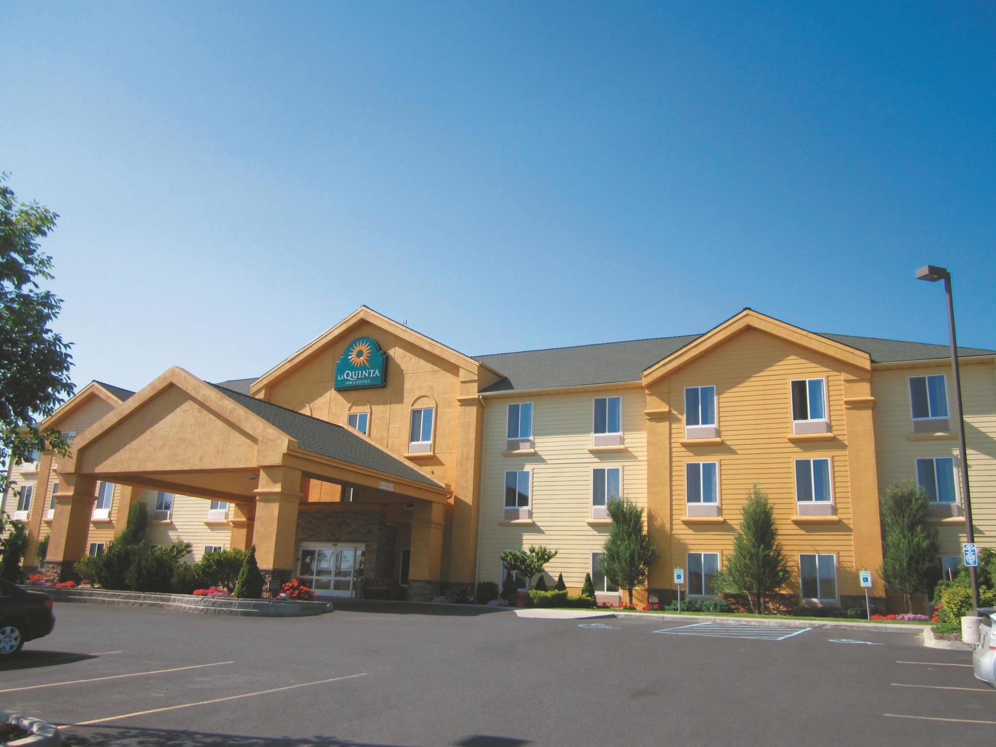 La Quinta By Wyndham Moscow Pullman Hotel Exterior photo