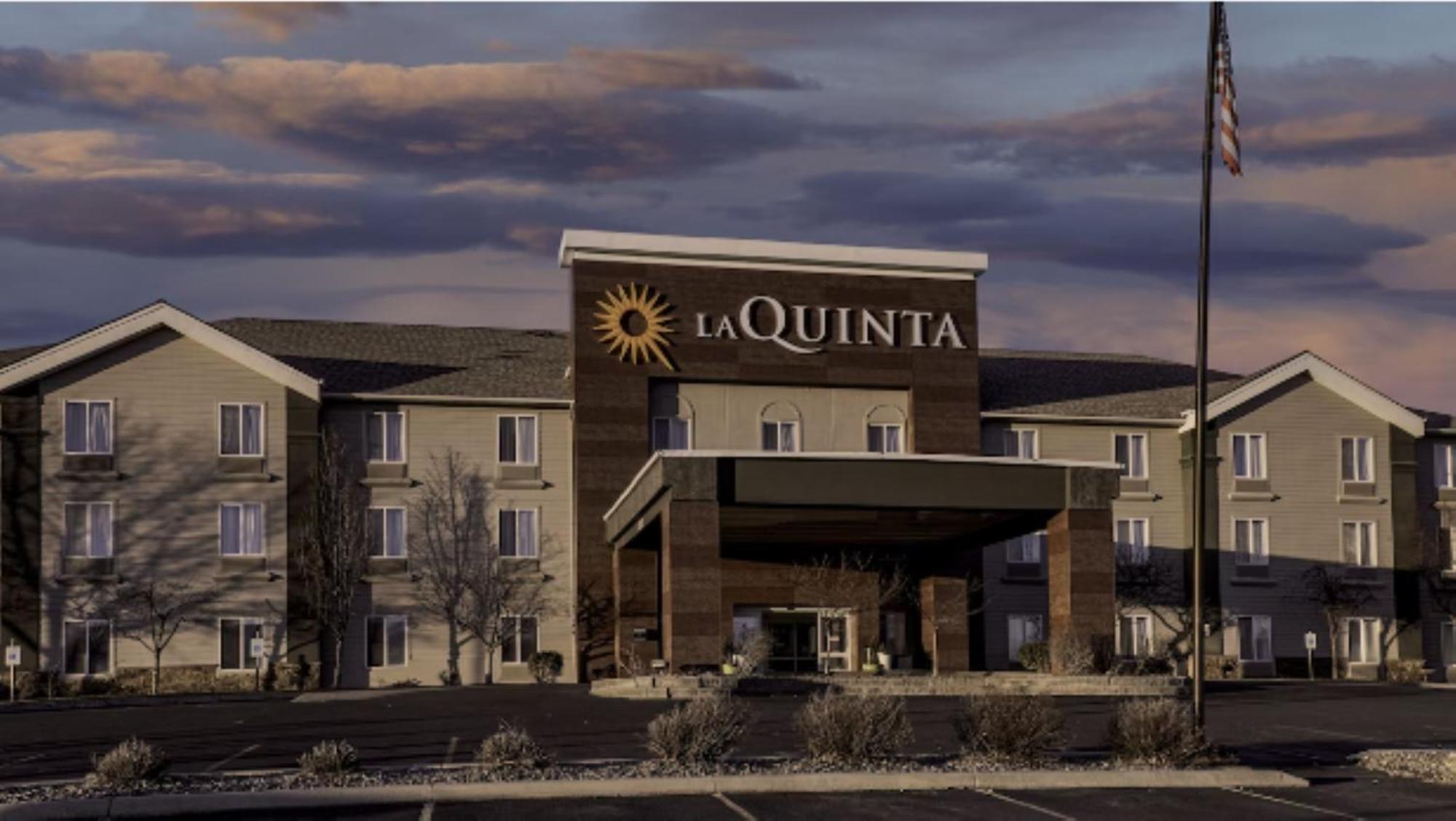 La Quinta By Wyndham Moscow Pullman Hotel Exterior photo